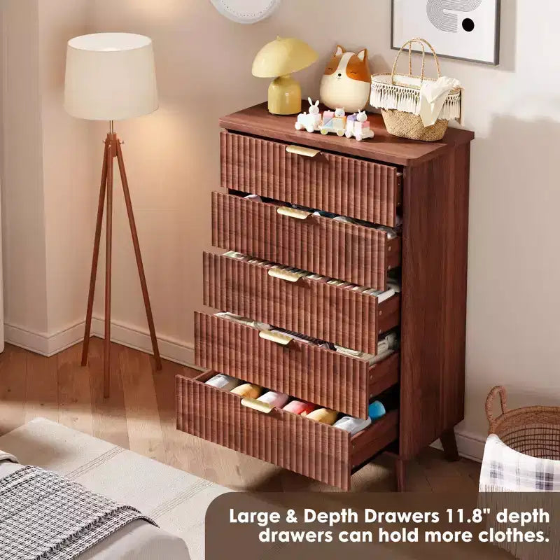 Fluted Dresser for Bedroom with 5 Deep Drawers, 47.2 in Tall Chest of Drawers, Curved Profile Design, Modern Wooden Dresser